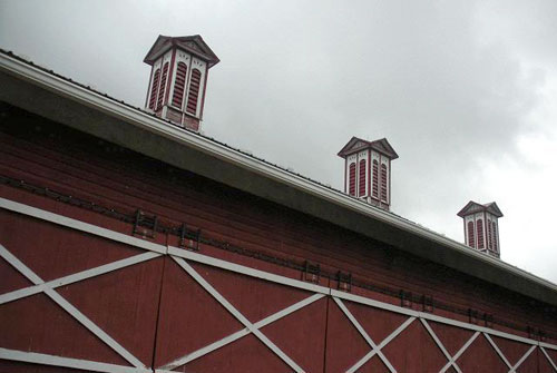 Barn with roof ridge cupolas, Somerset County