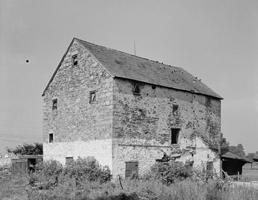 Double decker barn, near Doylestown, Bucks County, date unknown, HABS photo