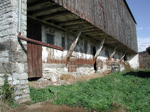 Hodge Barn in Centre County with enclosed forebay on both of the gable ends.