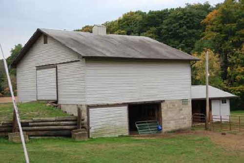 Image of a gable entry horse barn from Washington County