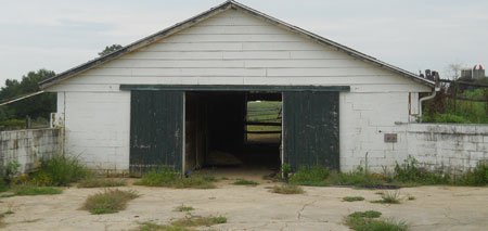 Horse barn, Londonderry Township, Chester County, c. 1950-70