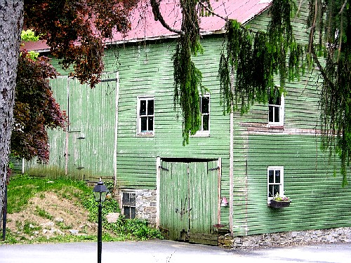 Picture of a barn that offers multiple levels of access in the eaves side. Hellam Township, York County