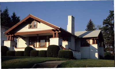 Bungalow style residence