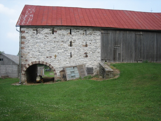 Barn with machinery bay in Lebanon County