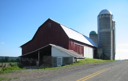 Bradford County barn with gambrel roof