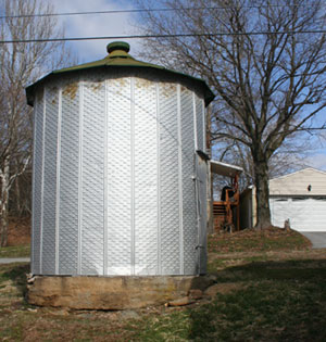 Mass-produced metal corn crib, Lower Windsor Township, York County, c. 1920-40