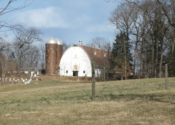 Barn with arched roof, Dauphin County