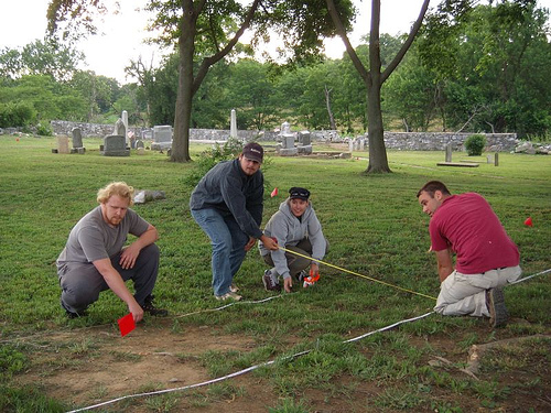 Setting a grid for archaeological investigation
