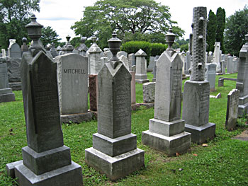 Pedestals with Urns (Later version)