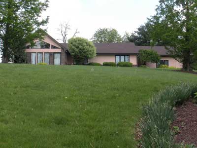 Example of a gable roof Contemporary house, Allegheny County