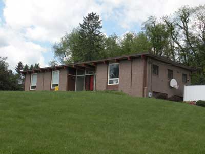 Example of a flat roof Contemporary house, Allegheny County